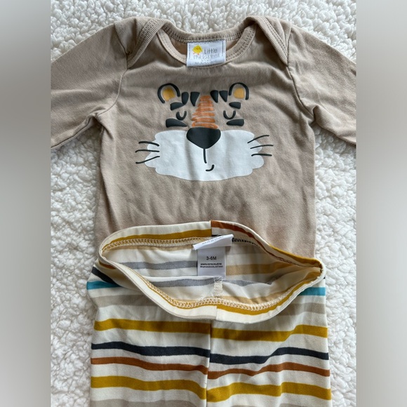 Little Chickadees Tiger Outfit - Picture 2 of 4